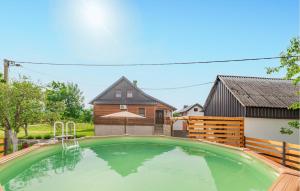 3 Bedroom Cozy Home In Klanac 