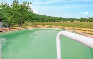 3 Bedroom Cozy Home In Klanac