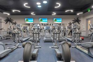 1st Floor Palms of Destin Resort Updated Condo with Beach Shuttle