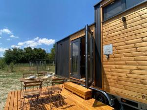 La Casa Errante 1 by Tiny Away