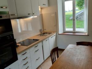 Maisons de vacances Retraite Champetre avec Home Cinema et Verger Libre Cueillette, pres de la Loire et des Chateaux - FR-1-590-435 : photos des chambres