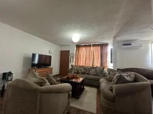 Departamento en fraccionamiento para 4 personas, cuenta con todo para estancias largas, seguridad y estacionamiento, zona céntrica, bancos,garitas,plazas - Matamoros