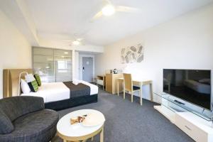 Mantra Pandanas - Private Deluxe Studio Apartment