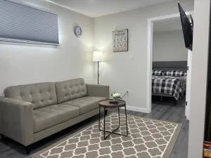 Guest Suite - Cozy Crib - Wolseley