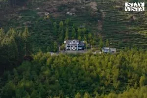 StayVista at Teer Bangla with WiFi, Heater, Bonfire - Khashdhār