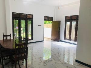 Wijesingha Holiday Home