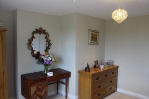 Beautiful farm house with dedicated sitting and media room for guests use