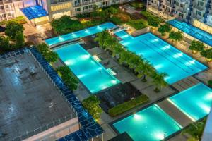 Manila Skyline View Digital Nomad Studio with balcony