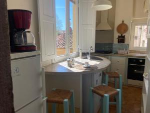 Spacious apartment steps from Piazza Santa Croce, Florence, with balcony