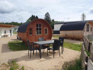 Clamping Schlaffässer im Ferienpark Wolfsschlucht Prüm Eifel