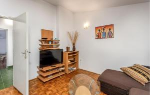 Stunning Apartment In Rab With Wifi