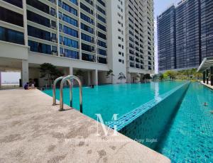 Trefoil Setia Alam# Link Bridge to Setia City Mall#2 Bedroom 2-4Pax