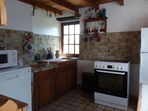 Maison entière avec étang privé dans cadre sauvage