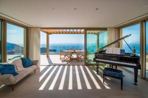 SeaWhisper Villa by PaxosRetreats