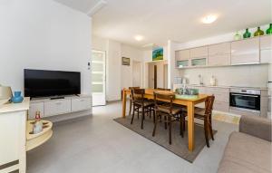 3 Bedroom Amazing Home In Sukosan 