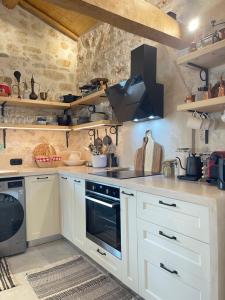 Lithari House Car included