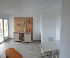 Apartment 3 minutes from the beach and train station on foot