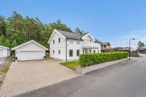 Zapraszamy w nasza słoneczna Przestrzeń - Eskeland