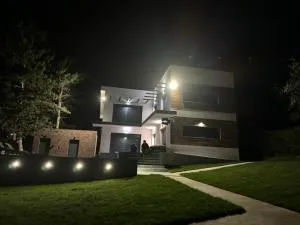 Frushka Queen Villa - Čortanovci