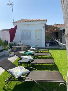 Acogedora casa de invitados con piscina 1