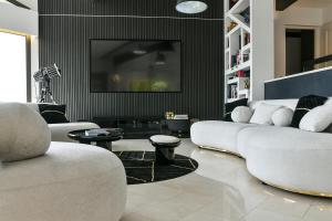 Villas Superbe villa avec piscine interieure, sauna, jacuzzi et salle de sport : photos des chambres