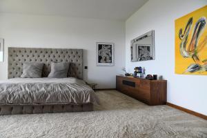 Villas Superbe villa avec piscine interieure, sauna, jacuzzi et salle de sport : photos des chambres