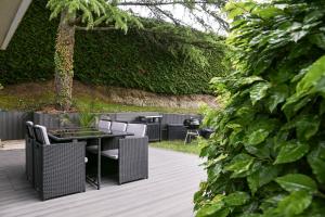 Villas Superbe villa avec piscine interieure, sauna, jacuzzi et salle de sport : photos des chambres
