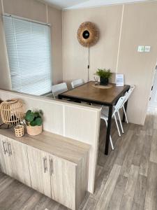 Chalet 2a op Recreatiepark De Wielen