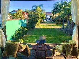 Bangalô em frente a reserva ecológica e 300m do mar