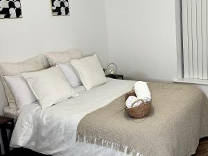 Modern 2 Bedroom Flat in Birmingham City - Free Parking - HD 50inch TV