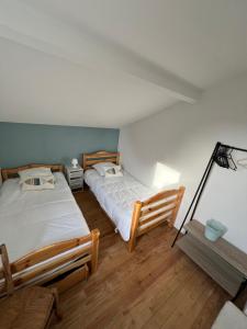 Maisons de vacances Maison 8 pers a 900 m de la mer au calme : Maison 4 Chambres