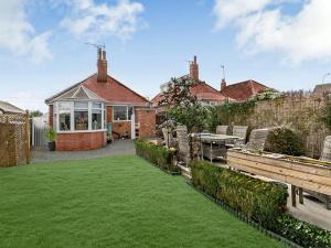 Bungalow In Hornsea Near Sea With Garden