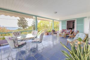 Rastoni - Beach Family House