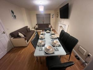 Big new house! 5BDR, sleeps 13, with parking
