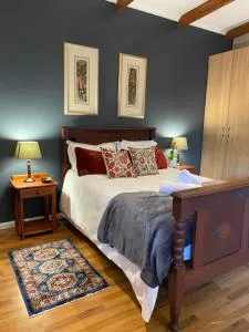 Lily's Corner - Heatherlands