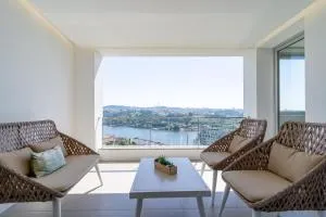 Porto & Douro Vista Apartments by Inviting - Valbom