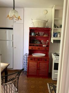 Makuuhuone retrohenkisessä taiteilijakodissa - Tampere Kaleva