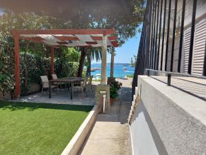 Apartment Karmen by the sea