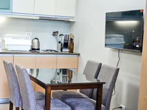 Cozy City view Free swim and gym