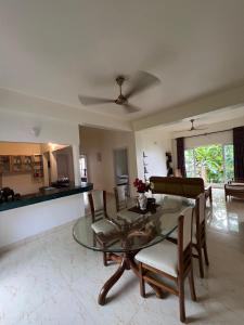 Camilla Living- A Luxury Escape by the Riverside!