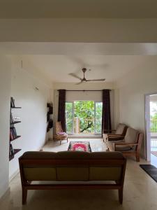 Camilla Living- A Luxury Escape by the Riverside!