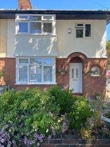 Poppy's Coastal Retreat