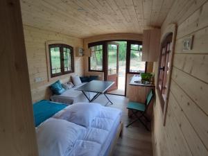 Sejours a la campagne roulotte tout confort a la ferme 2 : photos des chambres