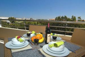 Beach Front Luxury T1 Apt Pools Garage Tennis