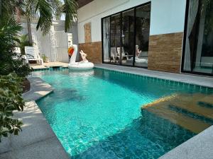 MM Pool Villa