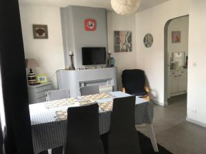 Appartements Charmant appartement proche de la rue Saint Jean : photos des chambres