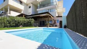 Gran Terraza con Vistas al Mar y Piscina - Chilches