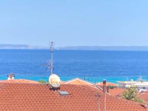 Luka 1 Aparts Polichrono