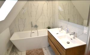 Maisons de vacances Spassionnement pool : photos des chambres