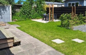 Gorgeous Stacaravan In Tzummarum